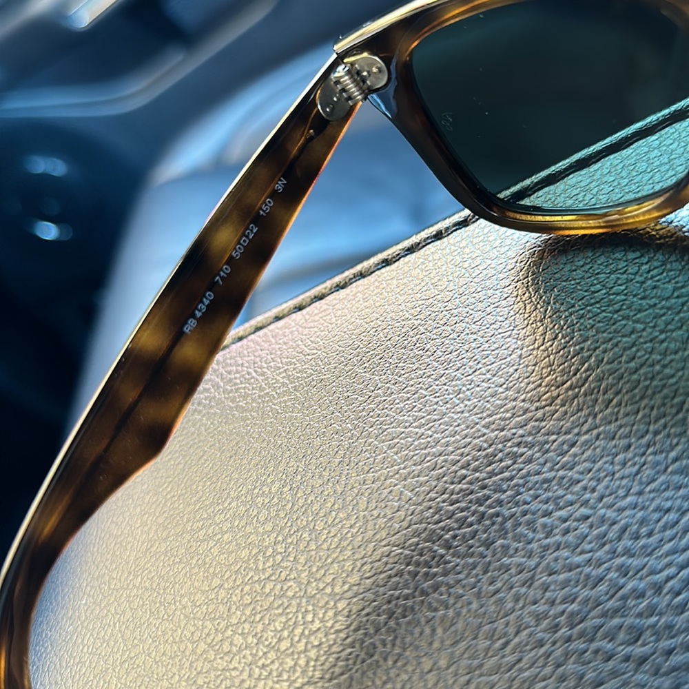 Ray Ban Wayfarers - Picture 4 of 4